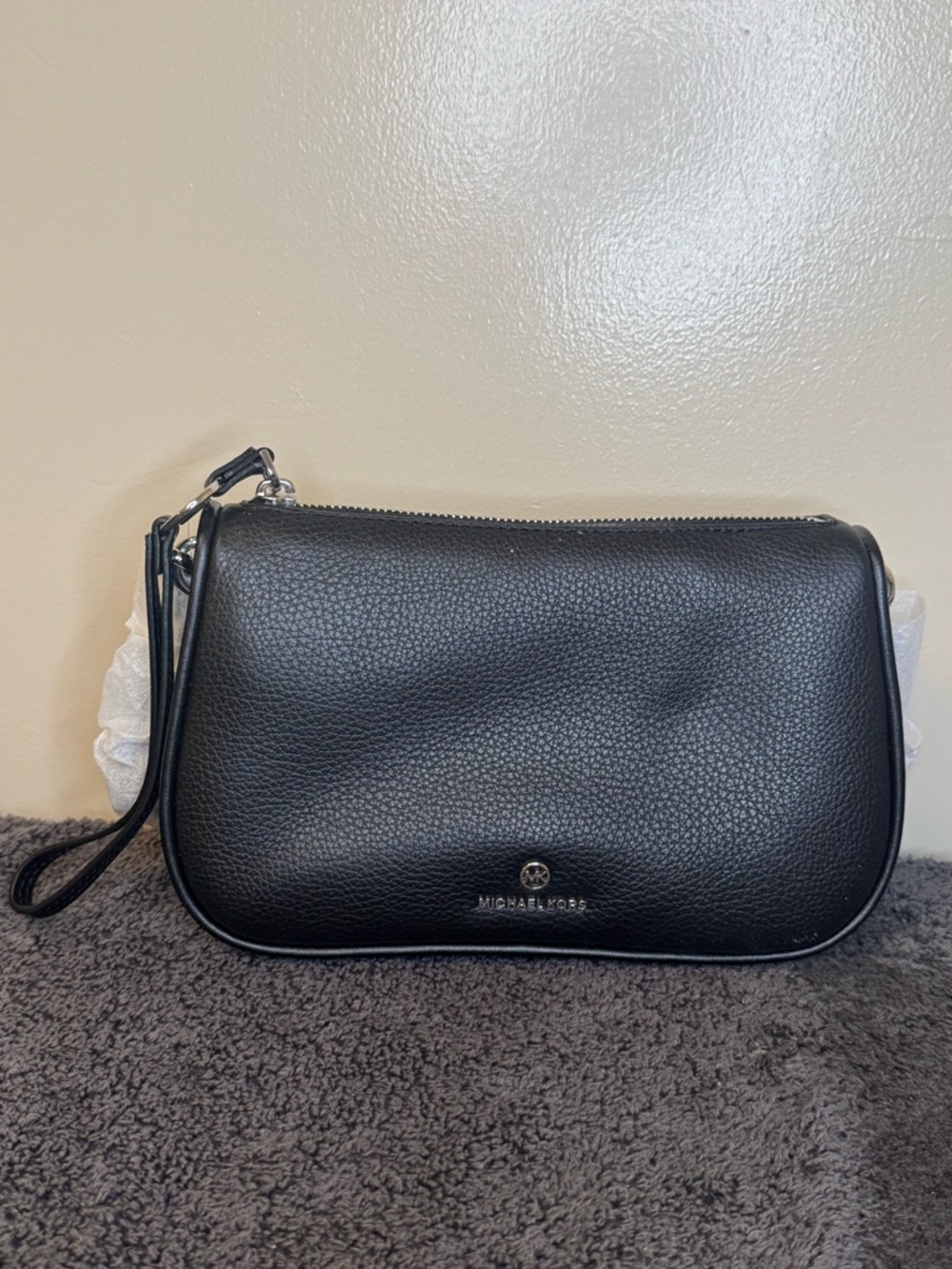 Michael Kors Jet Set Charm Large Pouchette – Pebbled Leather